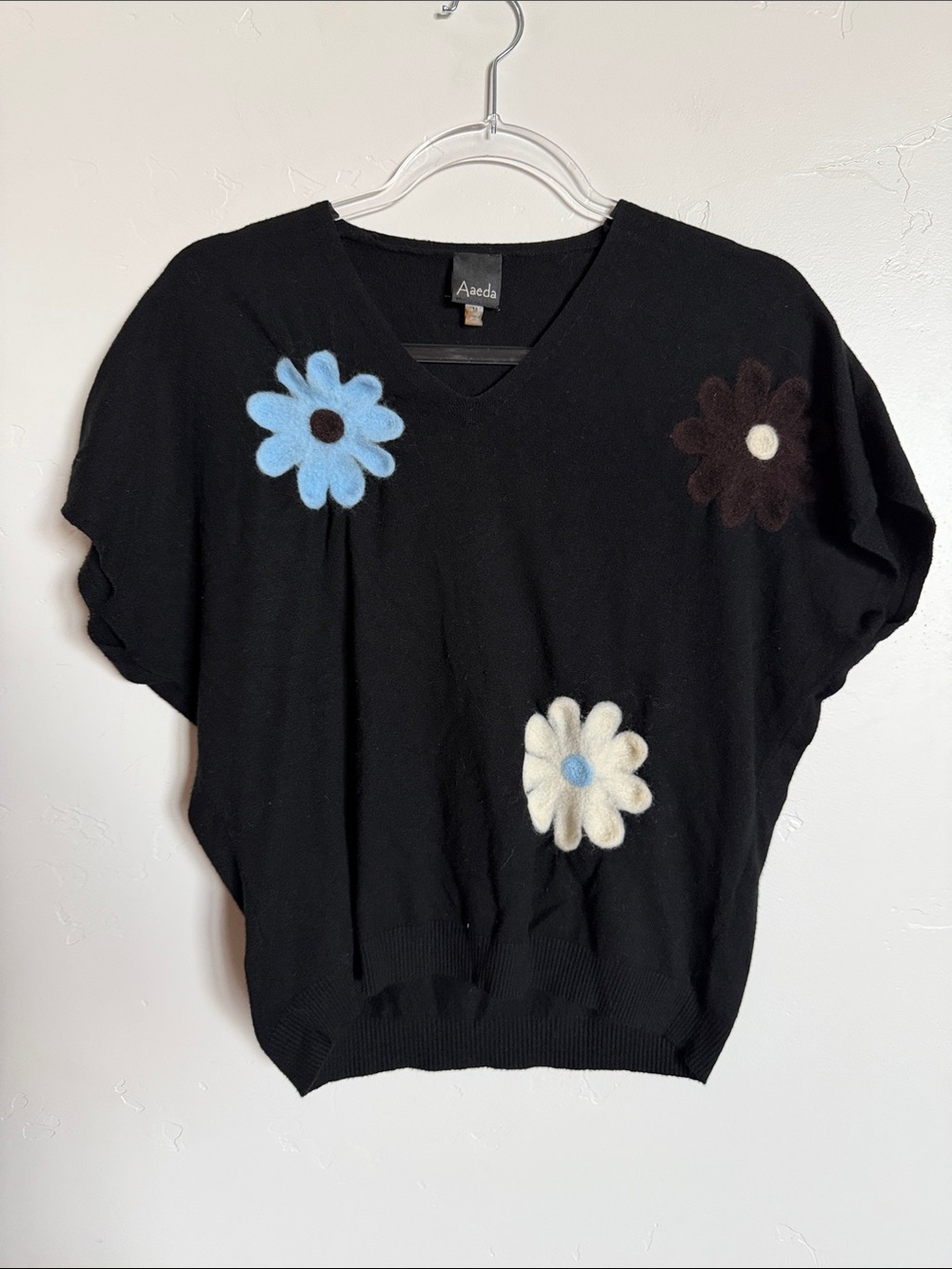 Aveda Black V-Neck Sweater with Floral Appliqués Soft Feminine Top